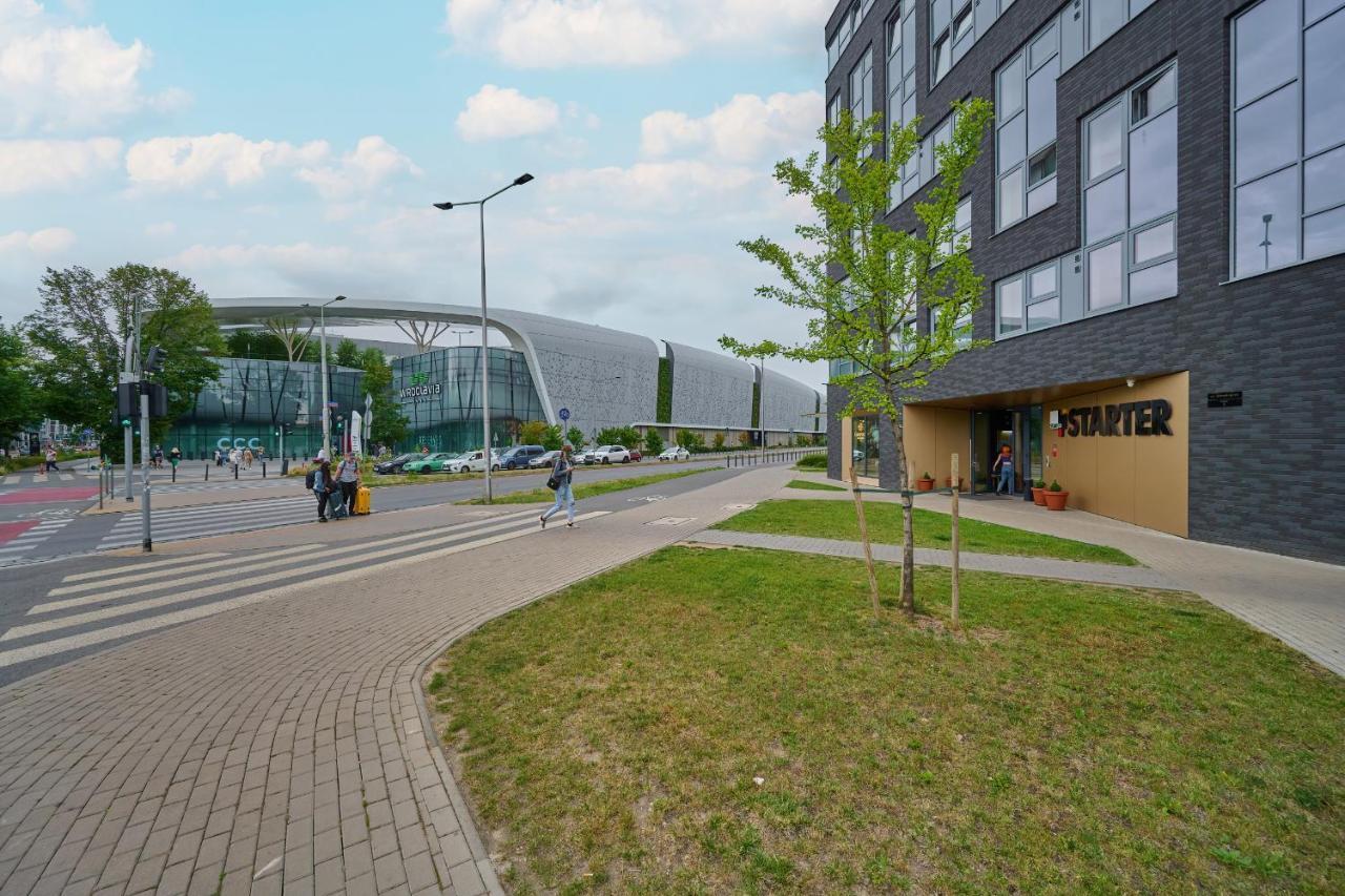 Trendy Studios With Home Office Near Wroclaw Main Station By Noclegi Renters Bagian luar foto