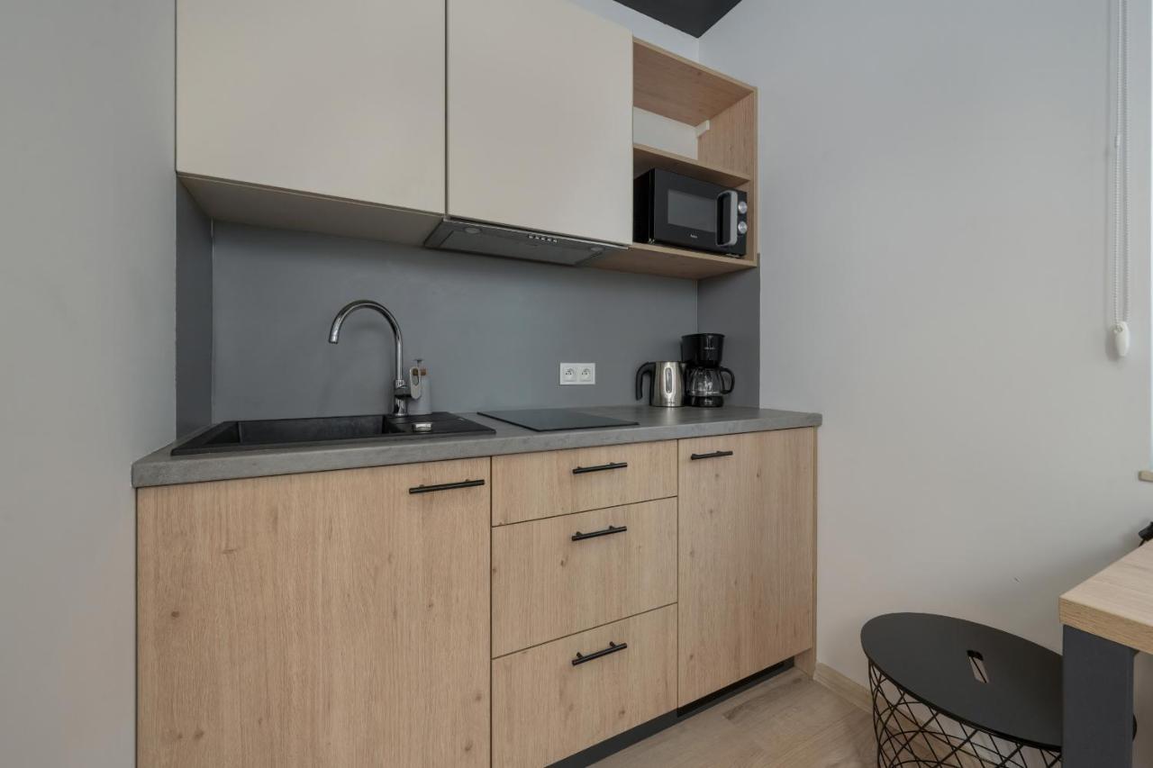 Trendy Studios With Home Office Near Wroclaw Main Station By Noclegi Renters Bagian luar foto
