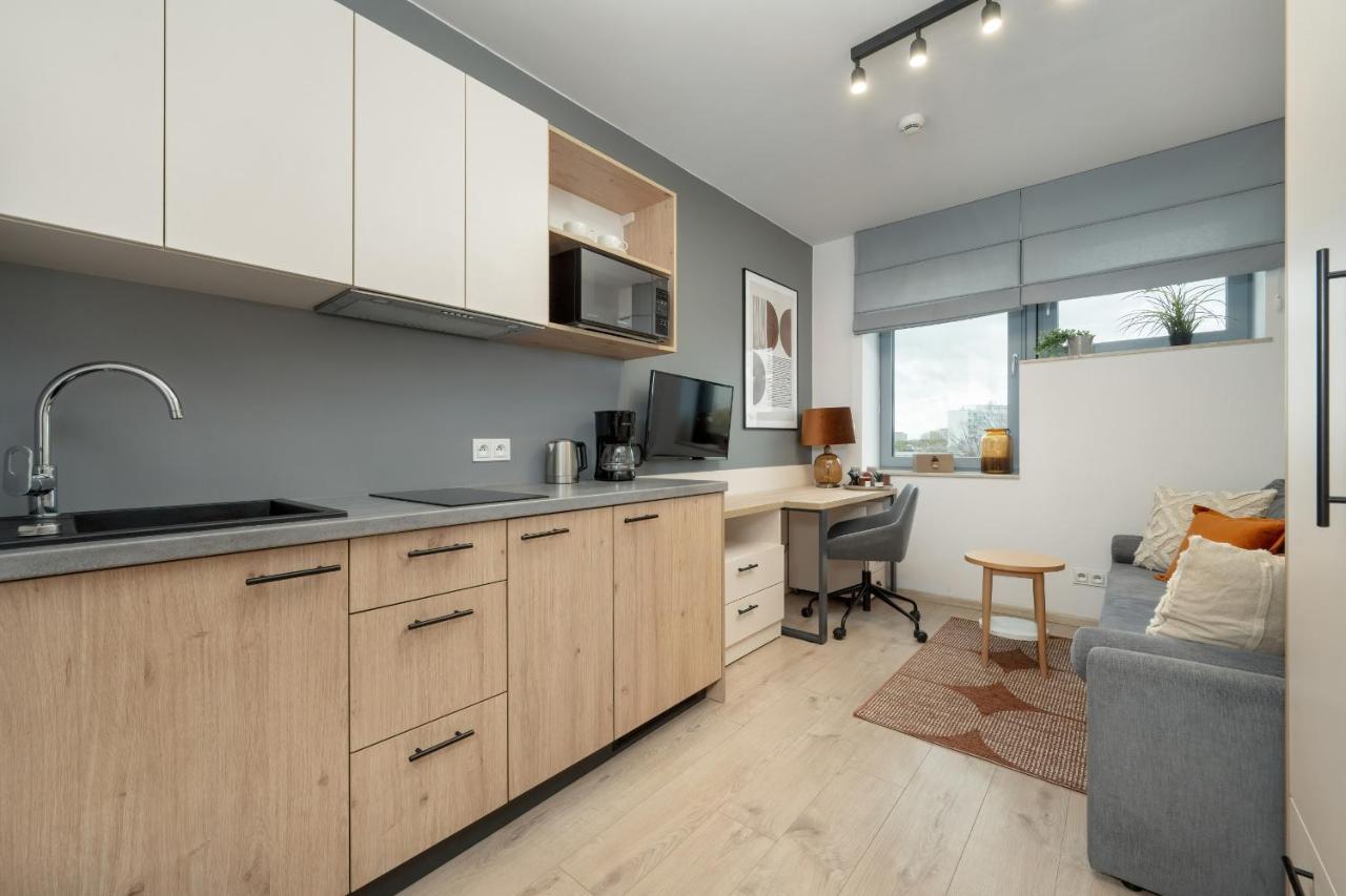 Trendy Studios With Home Office Near Wroclaw Main Station By Noclegi Renters Bagian luar foto