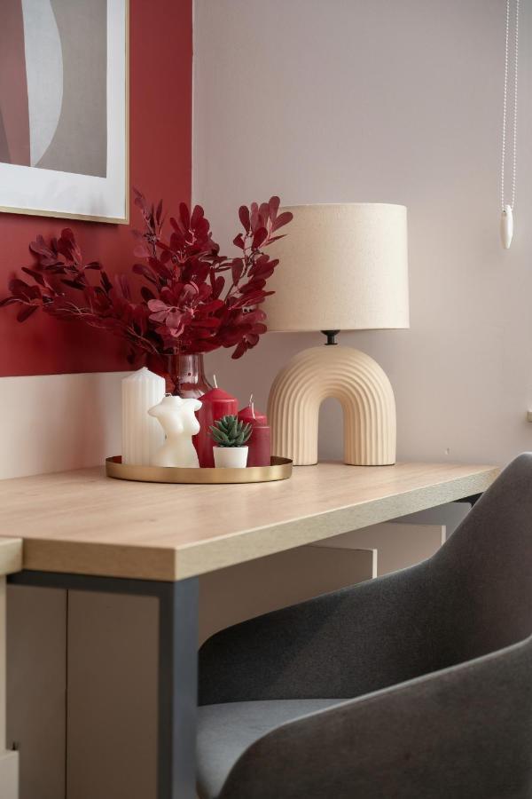 Trendy Studios With Home Office Near Wroclaw Main Station By Noclegi Renters Bagian luar foto