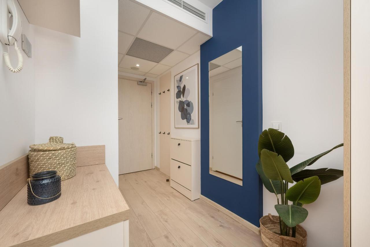 Trendy Studios With Home Office Near Wroclaw Main Station By Noclegi Renters Bagian luar foto