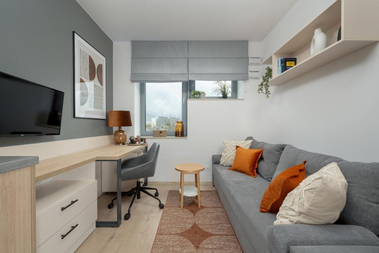 Trendy Studios With Home Office Near Wroclaw Main Station By Noclegi Renters Bagian luar foto