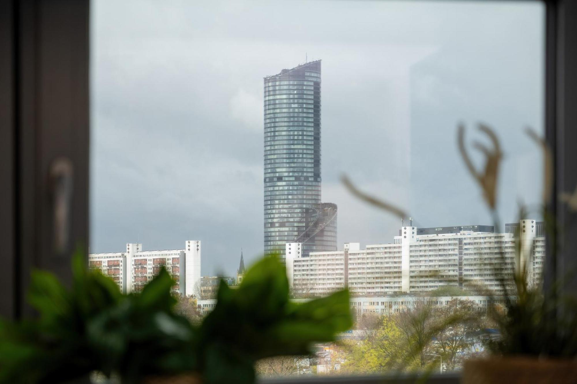 Trendy Studios With Home Office Near Wroclaw Main Station By Noclegi Renters Bagian luar foto